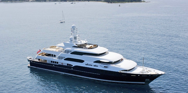 Christmas Charter: The Best Superyachts this Winter