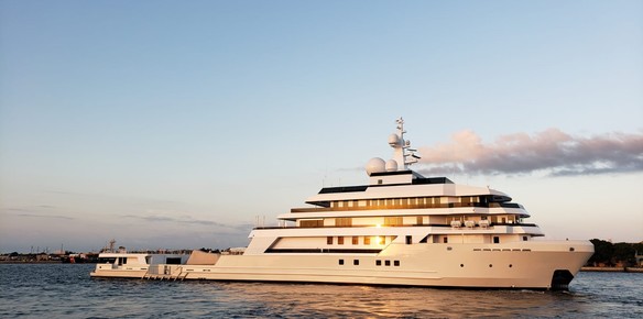90m Voyager: First Fully-Integrated Superyacht