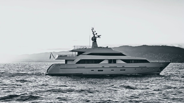 Sanlorenzo Motor Yacht Belle Sold