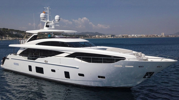 Princess Motor Yacht Bandazul now for Sale With Sunseeker London