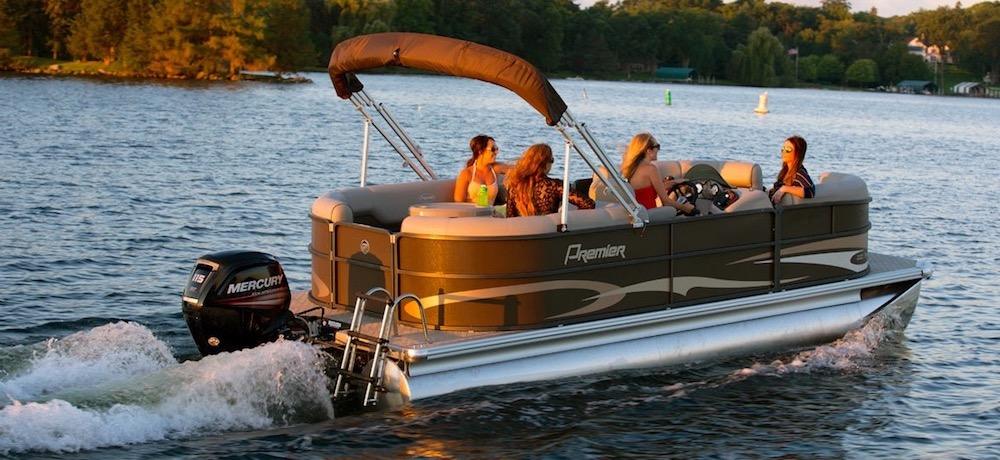 Pontoon boat