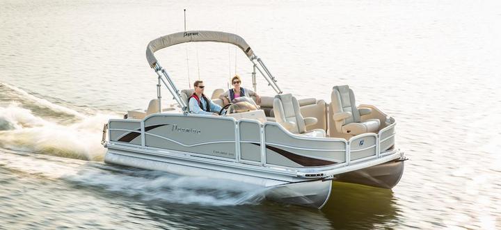 Pontoon boat