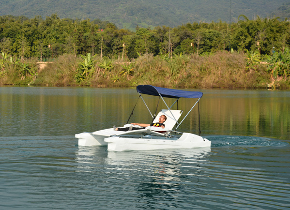 Recreational lounge chair boat