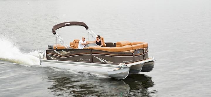 Pontoon boat