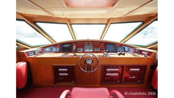 Dongfang 2550 coastal high speed yacht