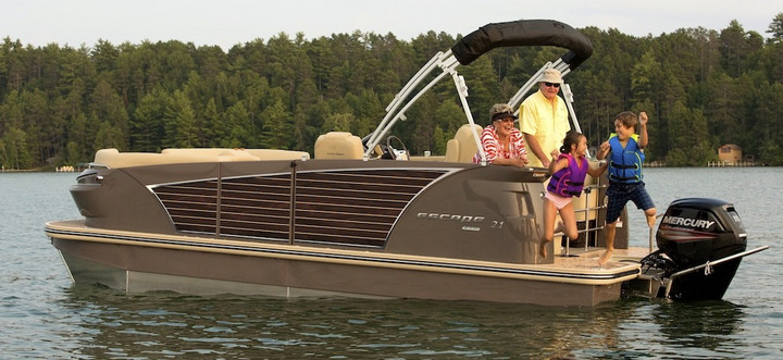 Pontoon boat
