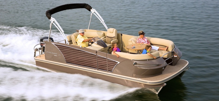 Pontoon boat
