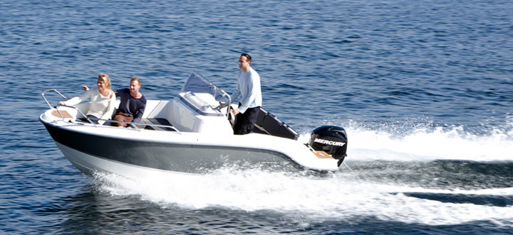 Sport boat