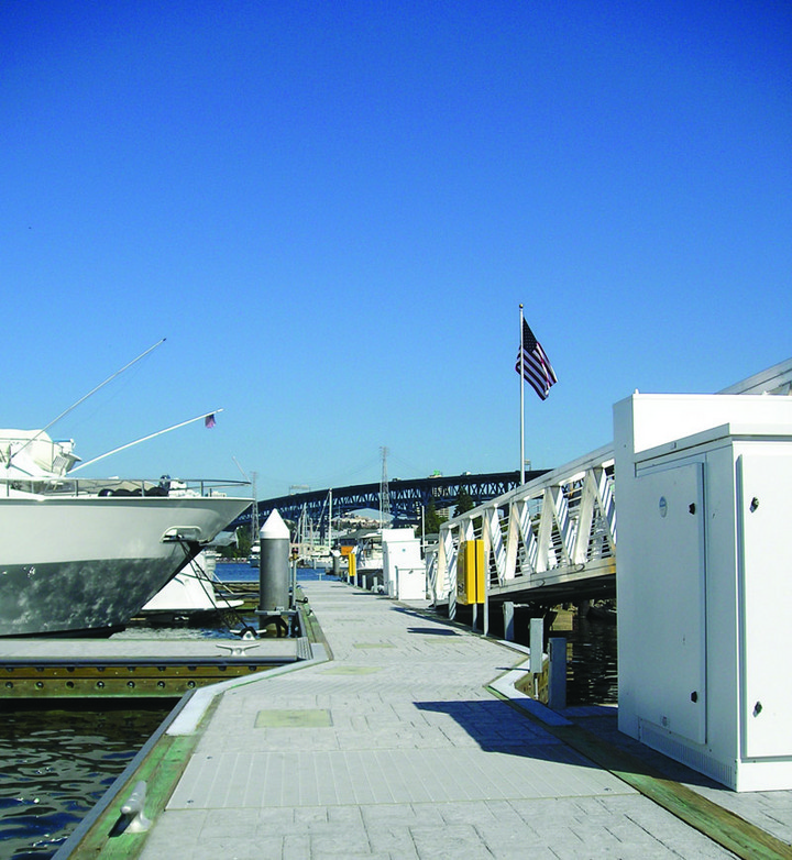 WARDS COVE Floating Pier