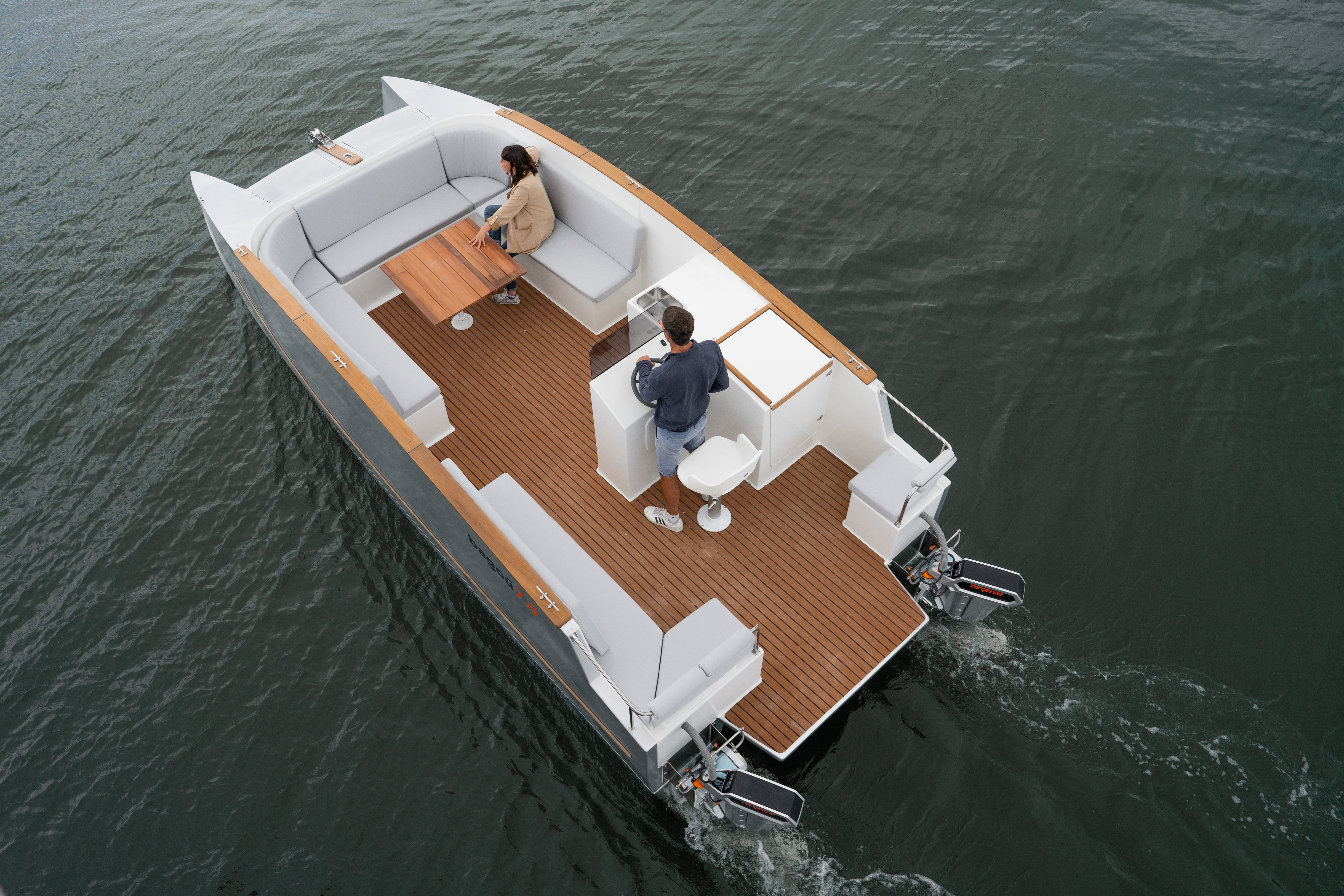 Bagoù 7.0 electric catamaran leisure boat