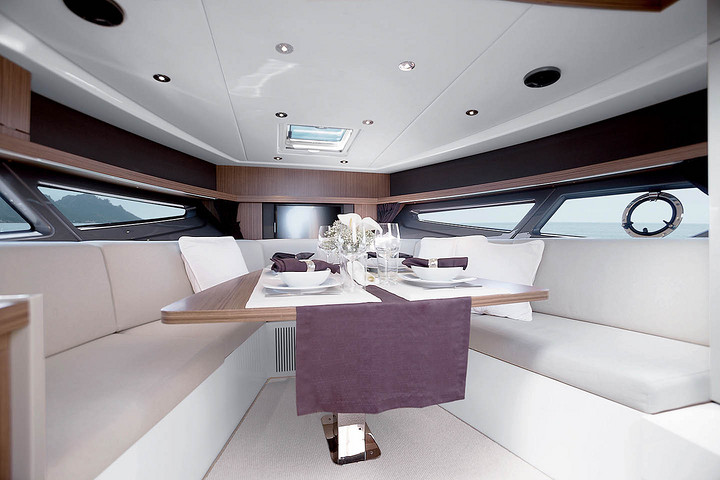 Azimut Atlantis 34 boat
