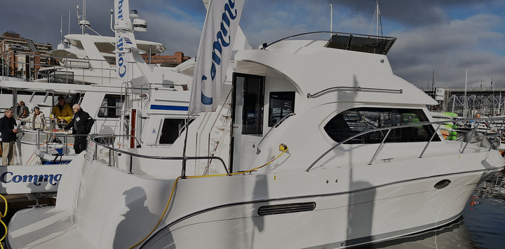 Commander 36SF fishing boat