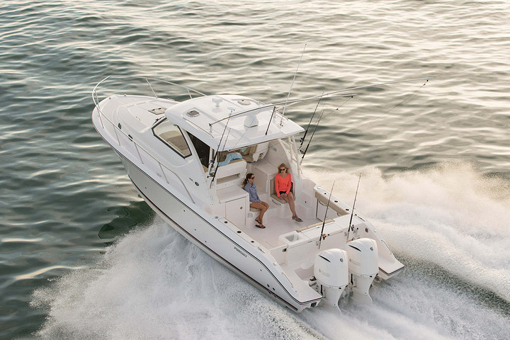 American PURSUIT OS355 boat