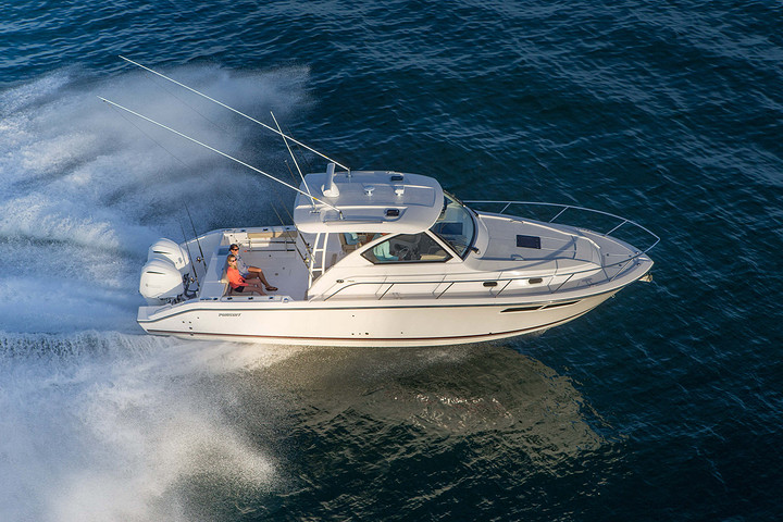 American PURSUIT OS355 boat