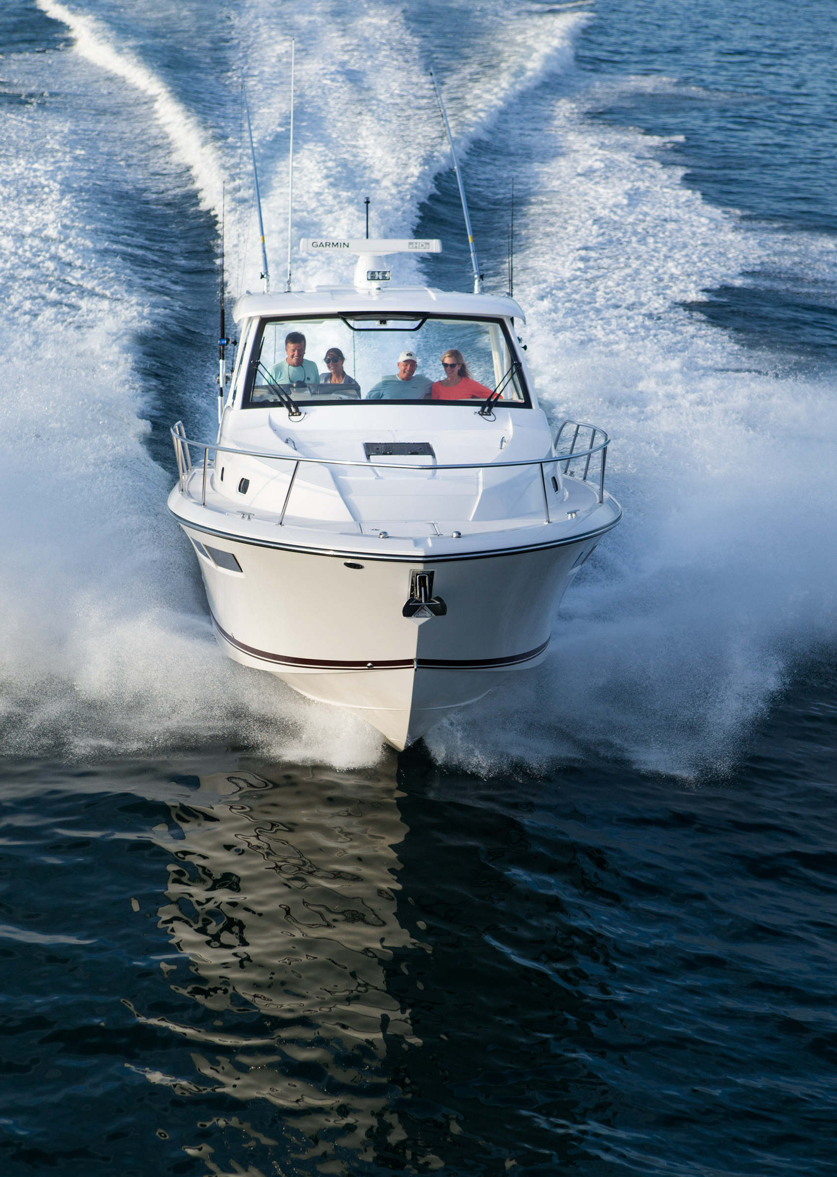 American PURSUIT OS355 boat