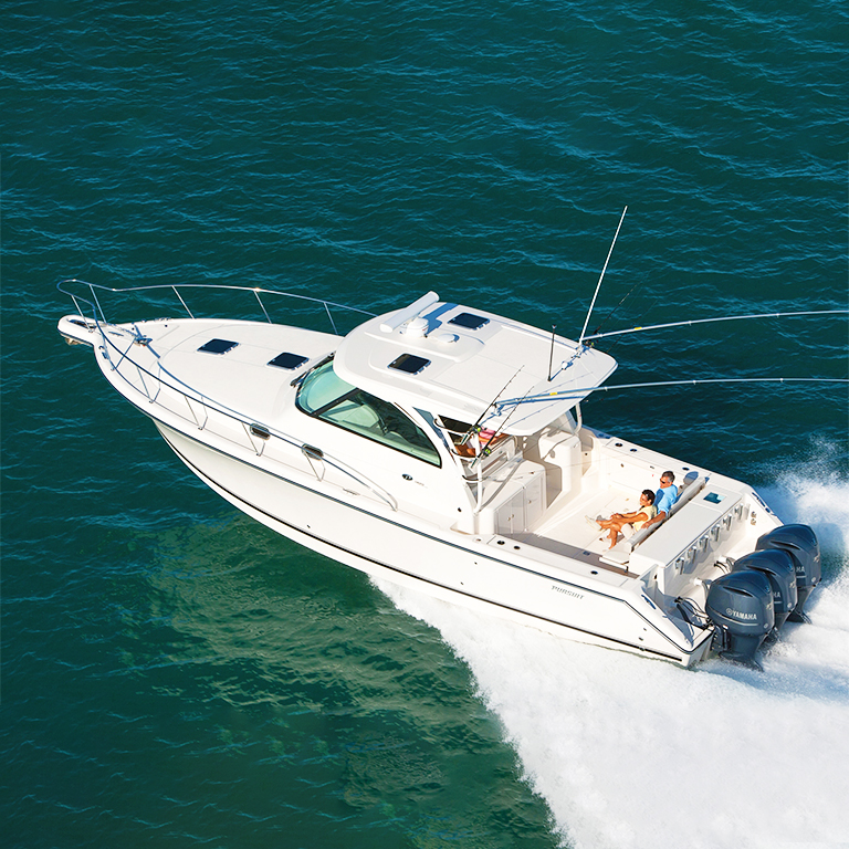 American PURSUIT OS385 boat