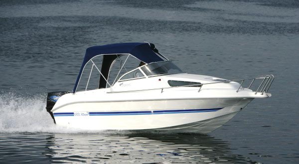 Drago-D550 recreational fishing boat