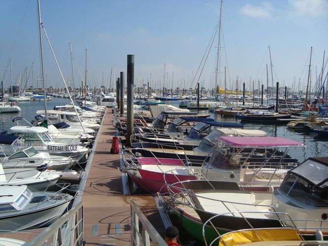 Marinas - Small and medium-size yachts